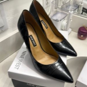 Nine West Crocodiles heels. Pre-loved. 3.5 inches.